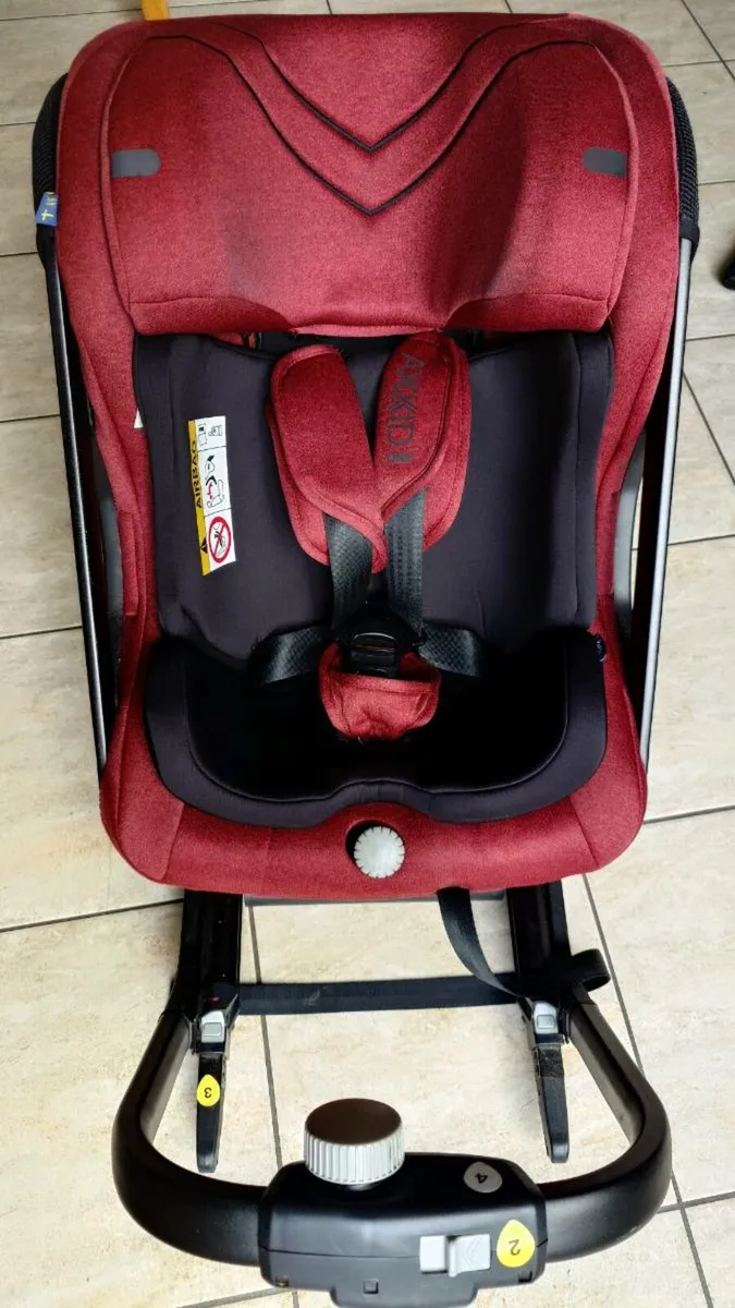 Axkid One + RWF car seat - Image 4