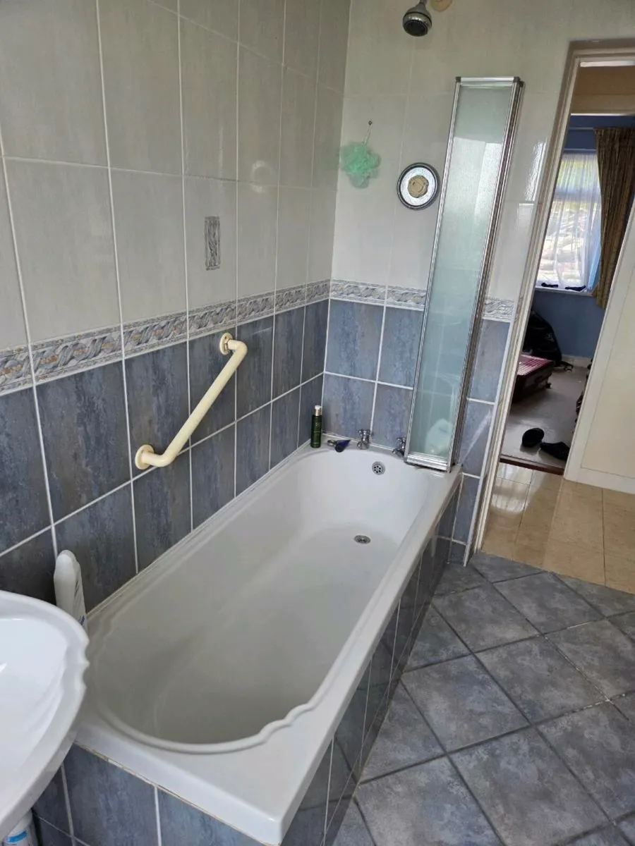 Bathroom - Image 4