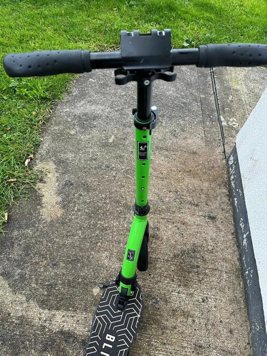 scooter - Image 2