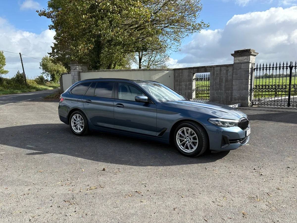 BMW 520d SE Touring - Image 1