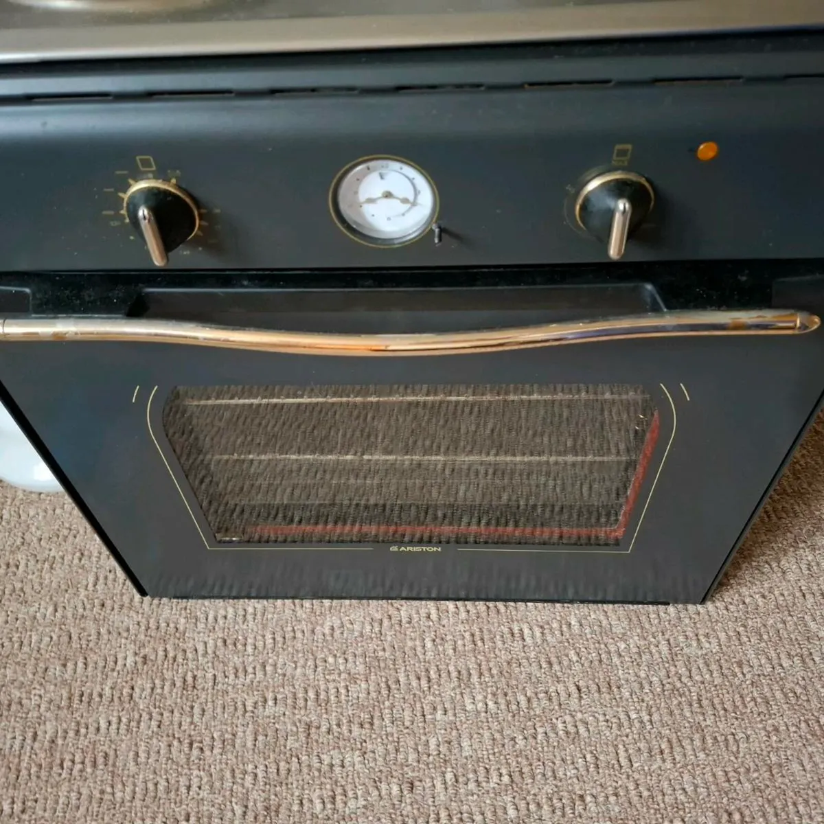 Oven - Image 1