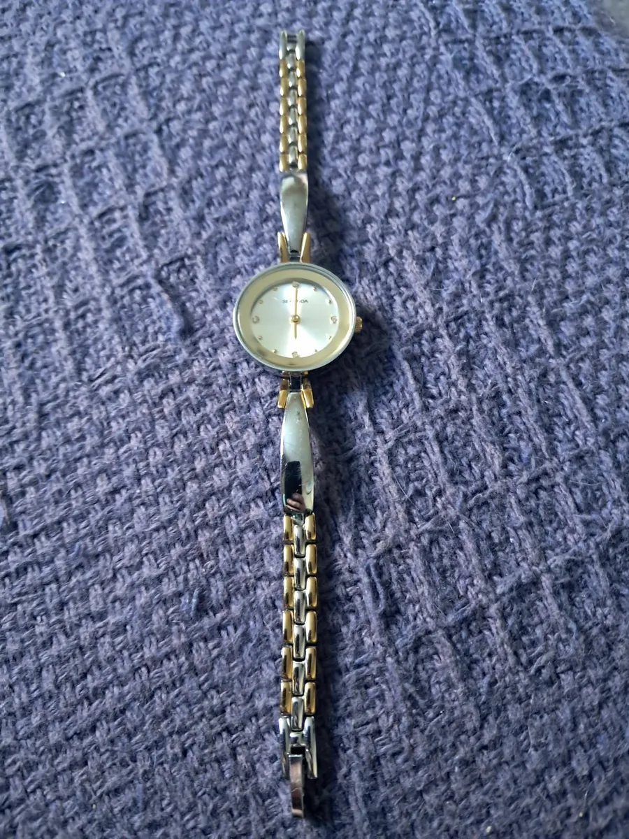Beautiful watch as new (needs a new battery) - Image 1