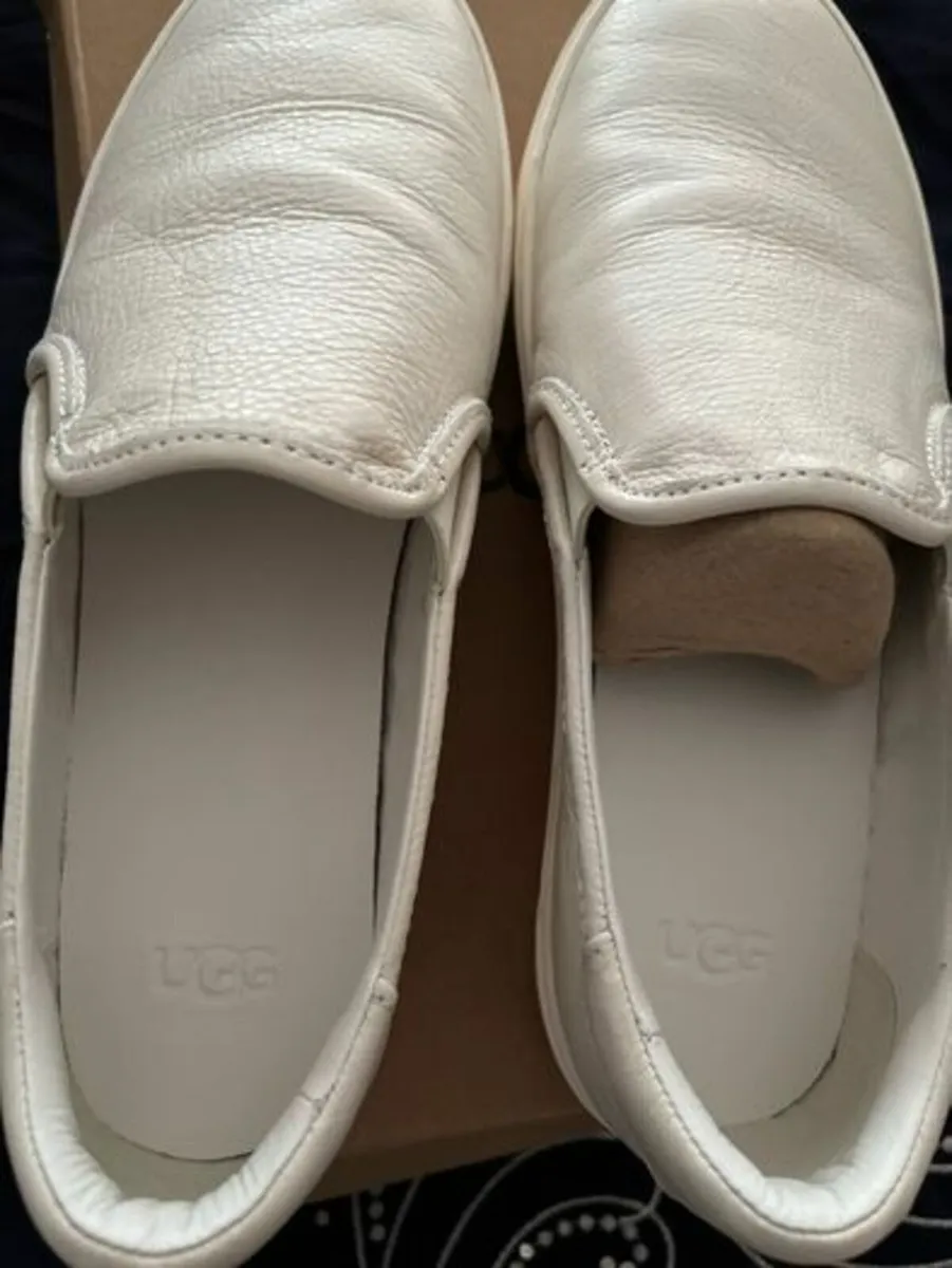 Womens white leather UGGs 8UK 41EU - Image 1