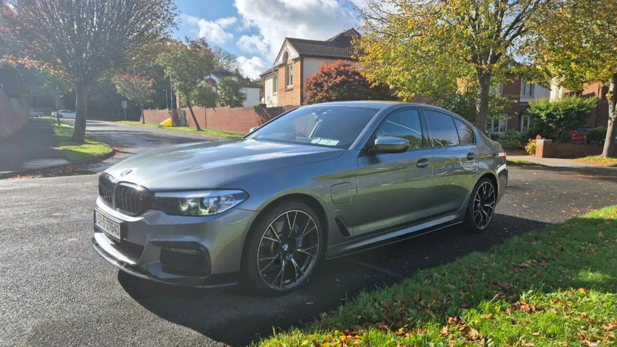 BMW 530e - Image 2