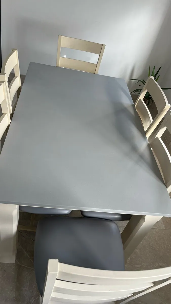 Table & 6 chairs - Image 4
