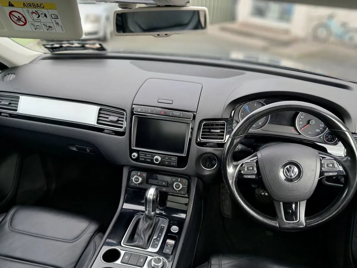Volkswagen Touareg 2016 R-Line - Taxed and Tested - Image 3