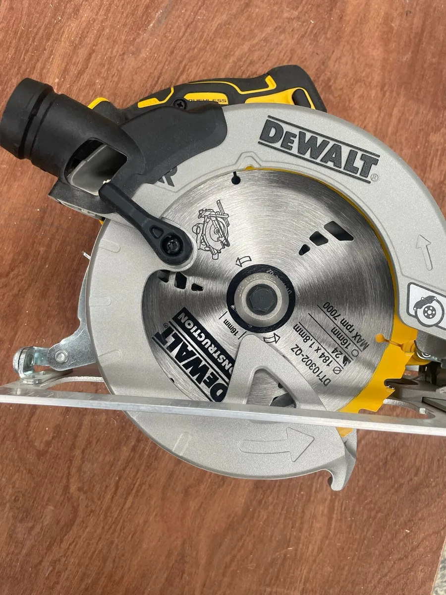 Dewalt dcs570 like new - Image 2