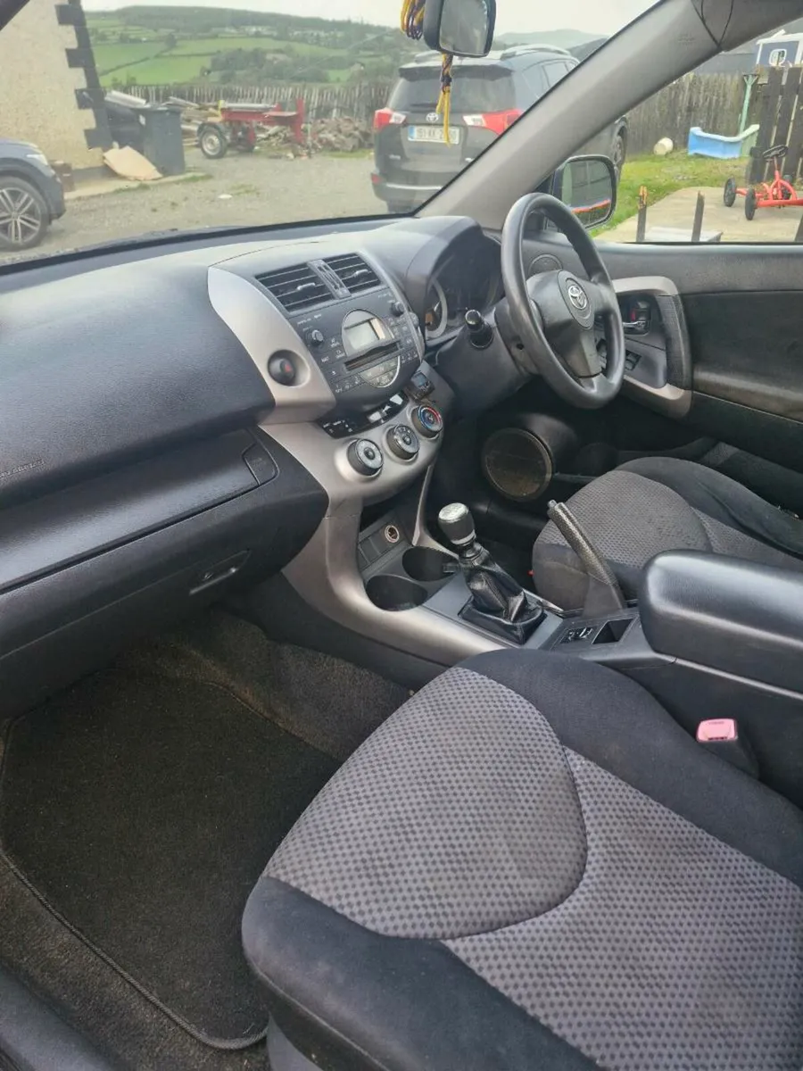 2007 Rav4 - Image 3