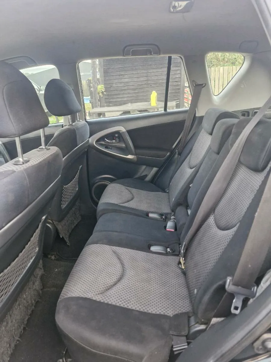 2007 Rav4 - Image 4
