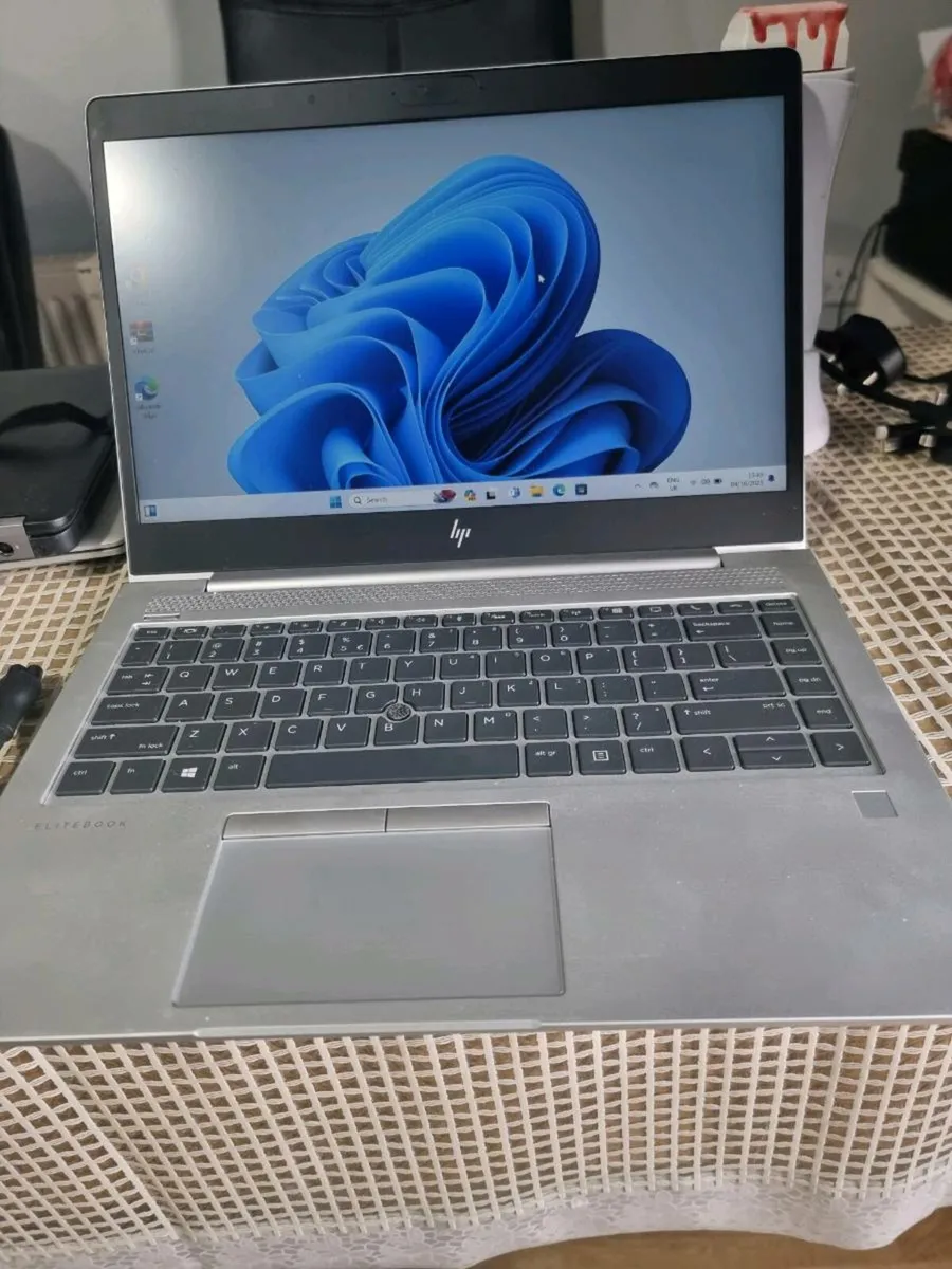 HP Laptop - Image 2