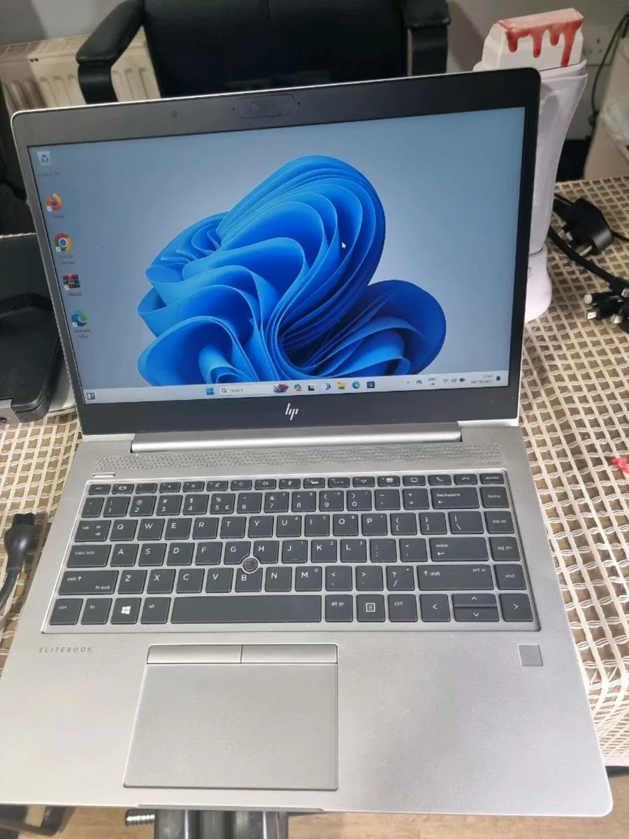 HP Laptop - Image 3