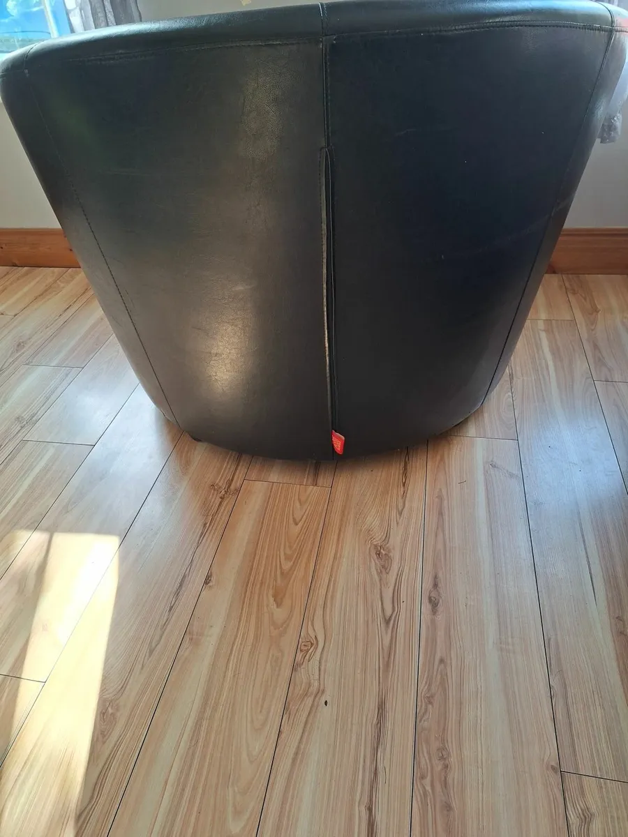 Swivel love seat - Image 2