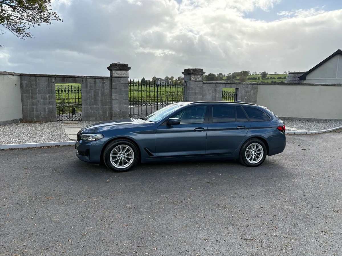 BMW 520d SE Touring - Image 1
