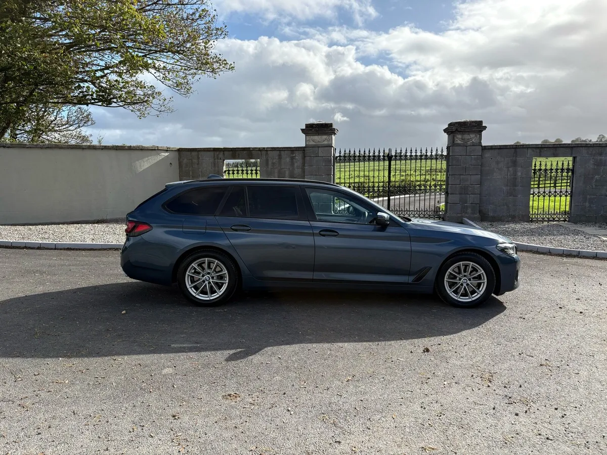 BMW 520d SE Touring - Image 2
