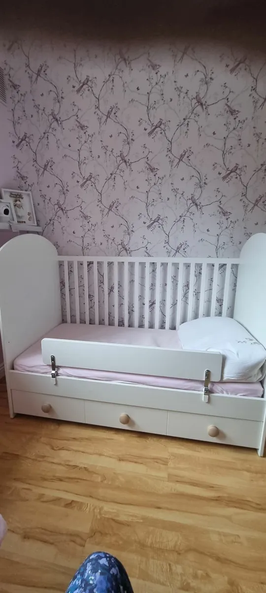 Baby cot - Image 2