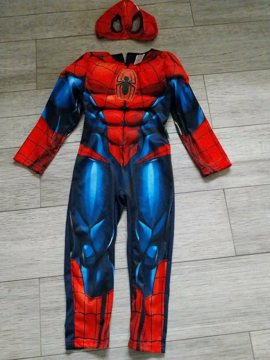 Cloths - costumes - Image 1