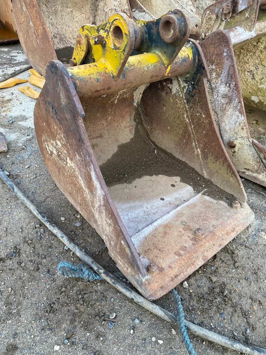Mini digger buckets 35mm pins - Image 2