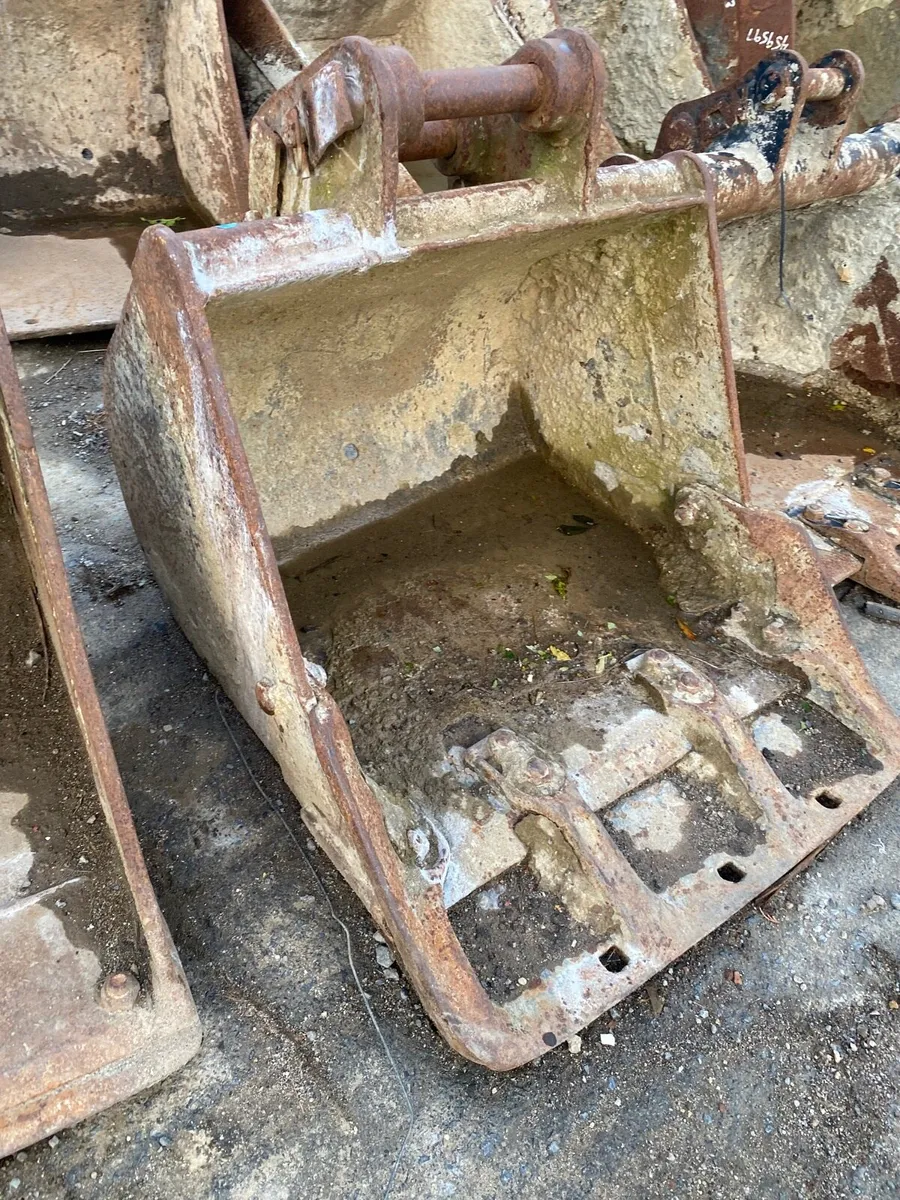 Mini digger buckets 35mm pins - Image 3