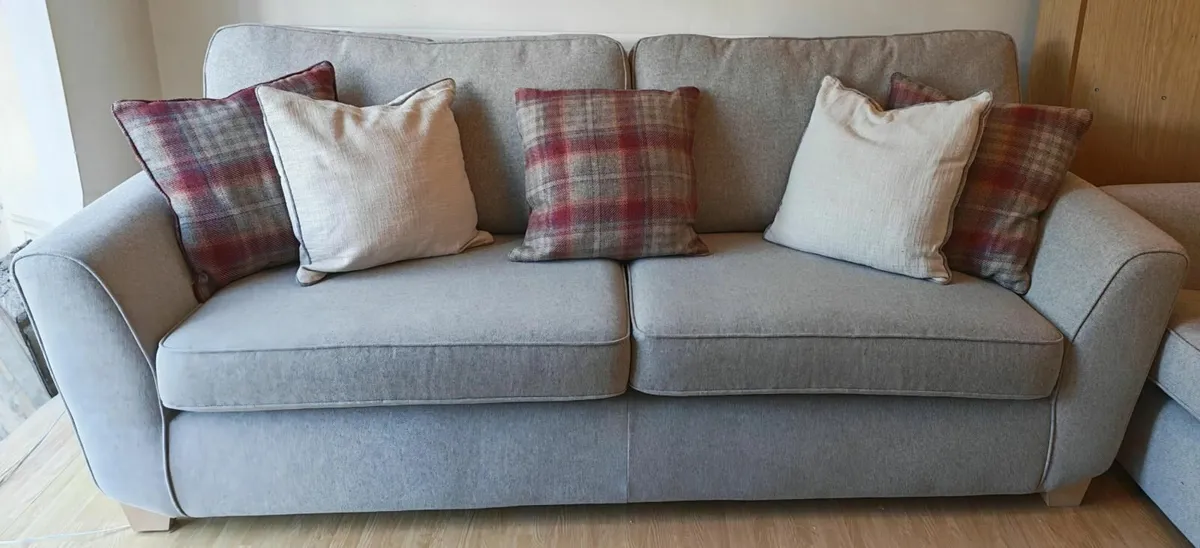 Sofa set (can be sold together or separately read - Image 1