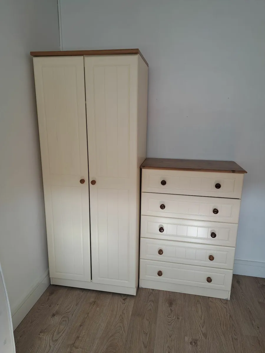 wardrobe and chest of drawers