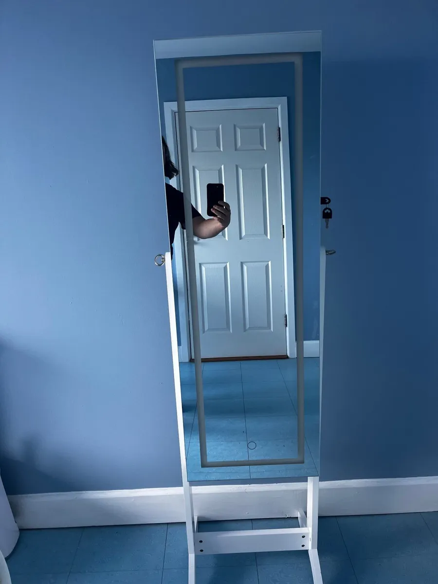Mirror - Image 1