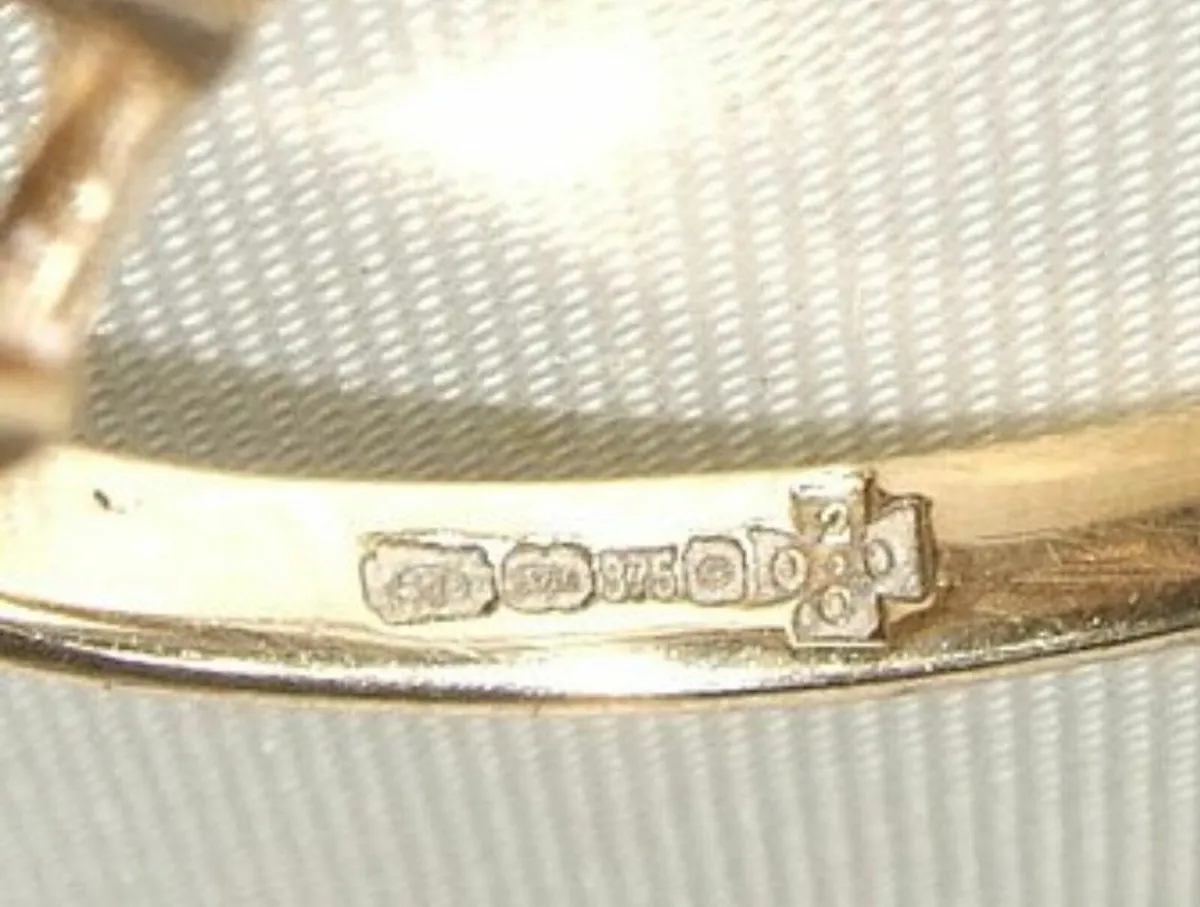 Vintage 9k Gold Hallmarked Pink/White Cluster - Image 3
