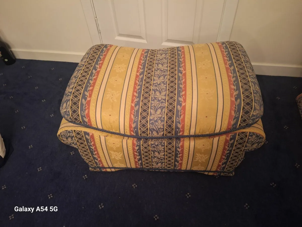 Chaise longue + Foot stool - Image 4