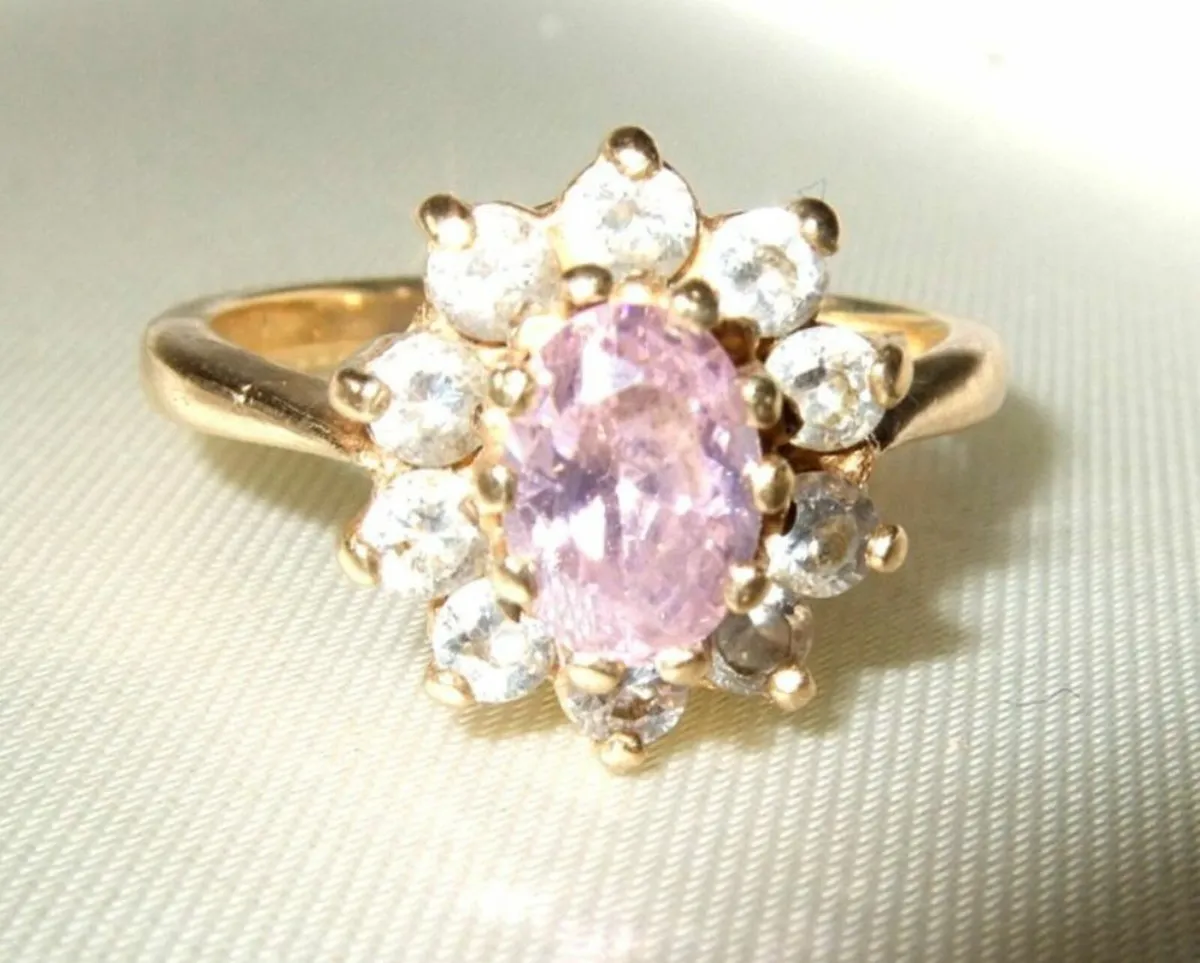 Vintage 9k Gold Hallmarked Pink/White Cluster - Image 1