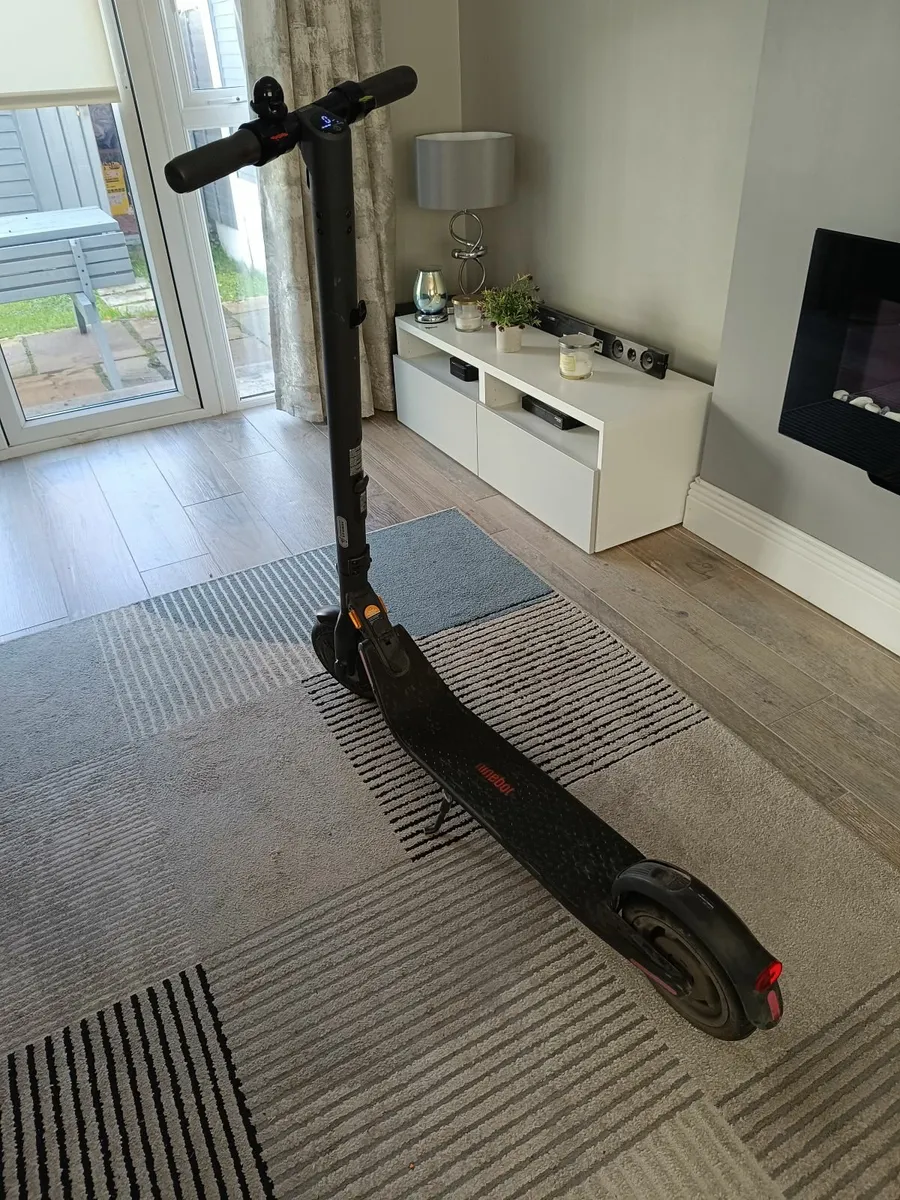 Segway Ninebot e25e scooter - Image 3