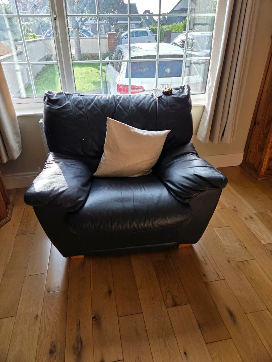 Free 3 piece couch - Image 1