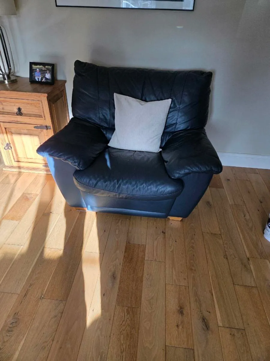 Free 3 piece couch - Image 2