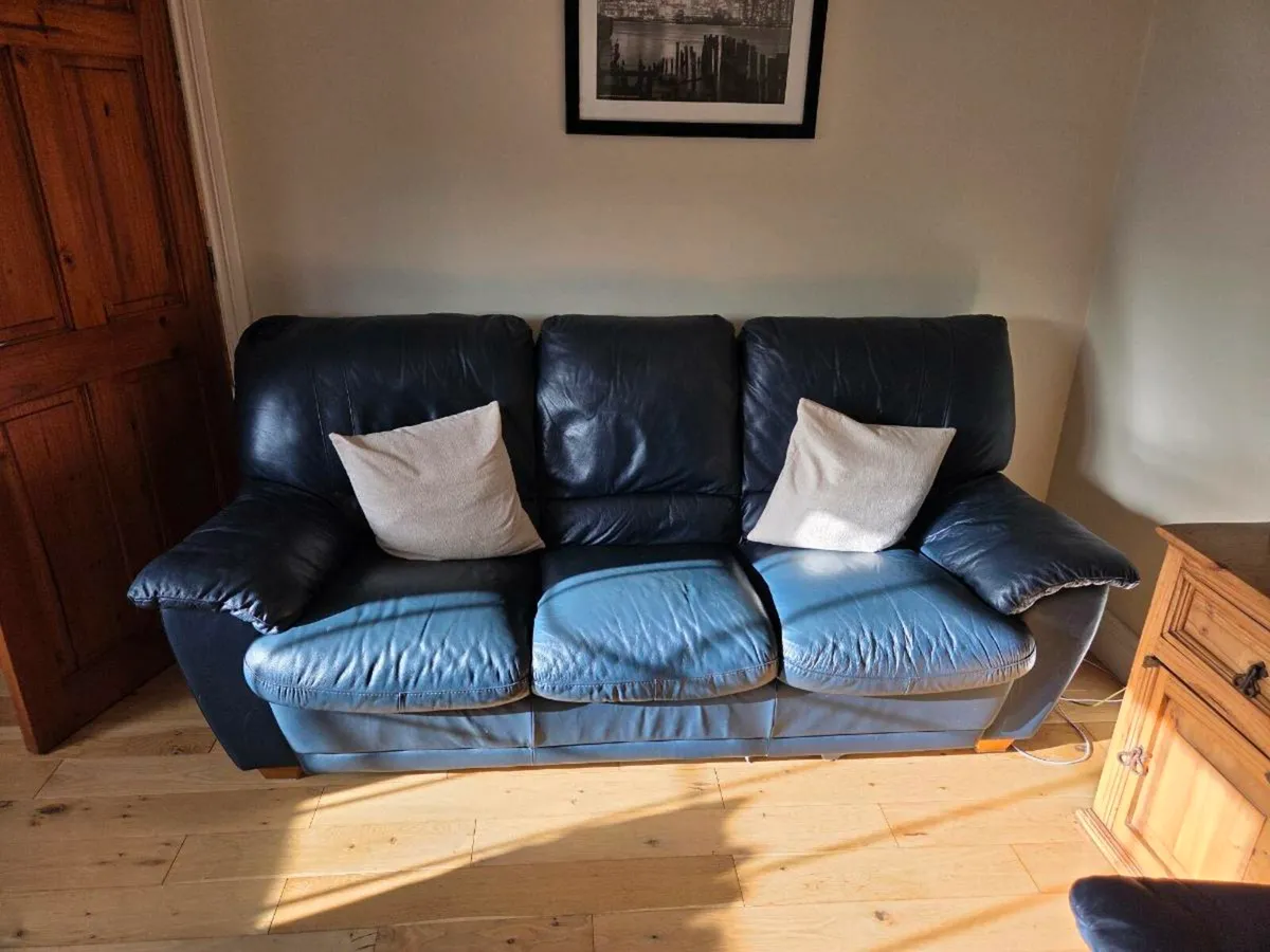 Free 3 piece couch - Image 3