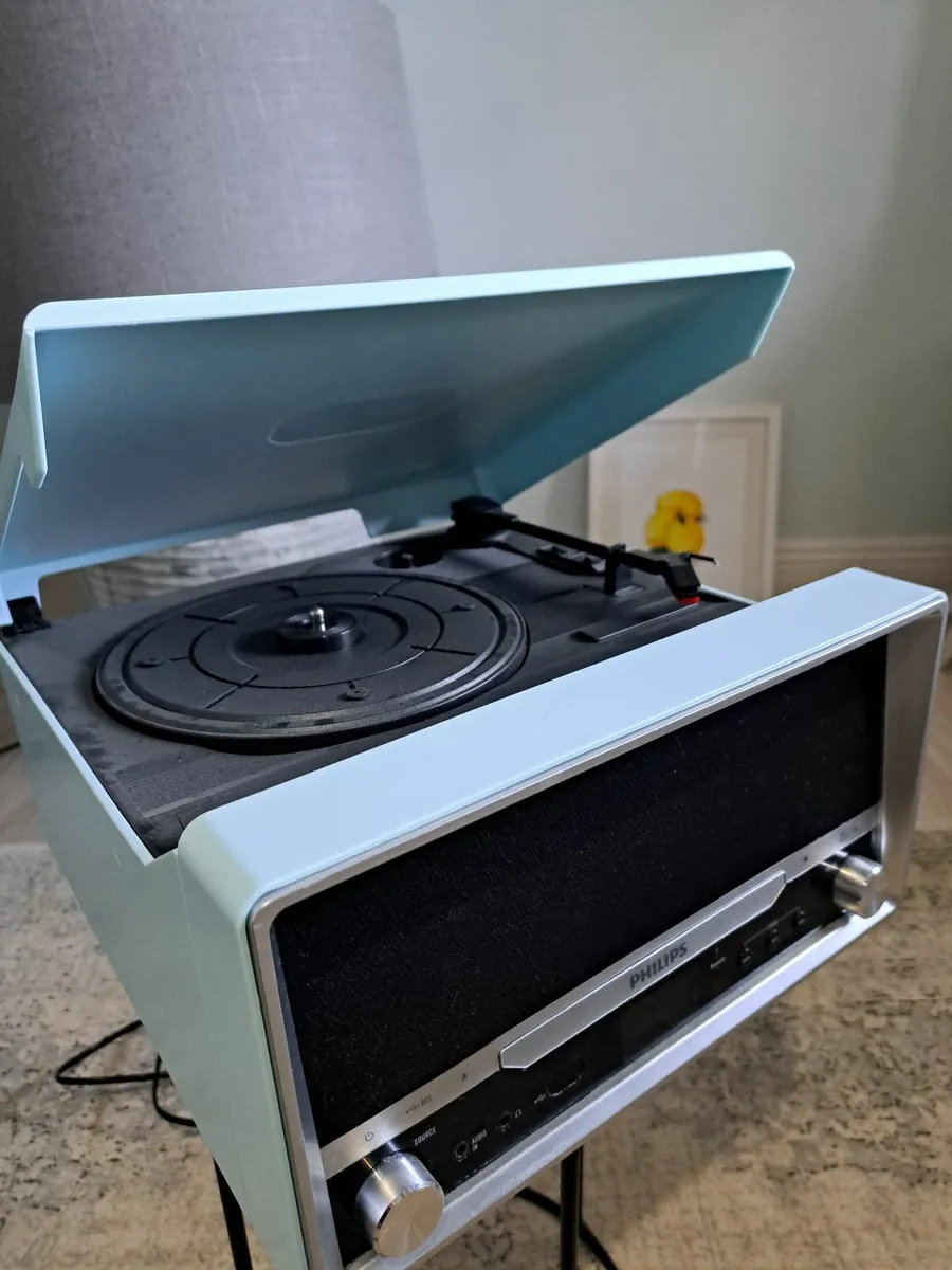 Philips Record Player in Baby Blue - Image 2