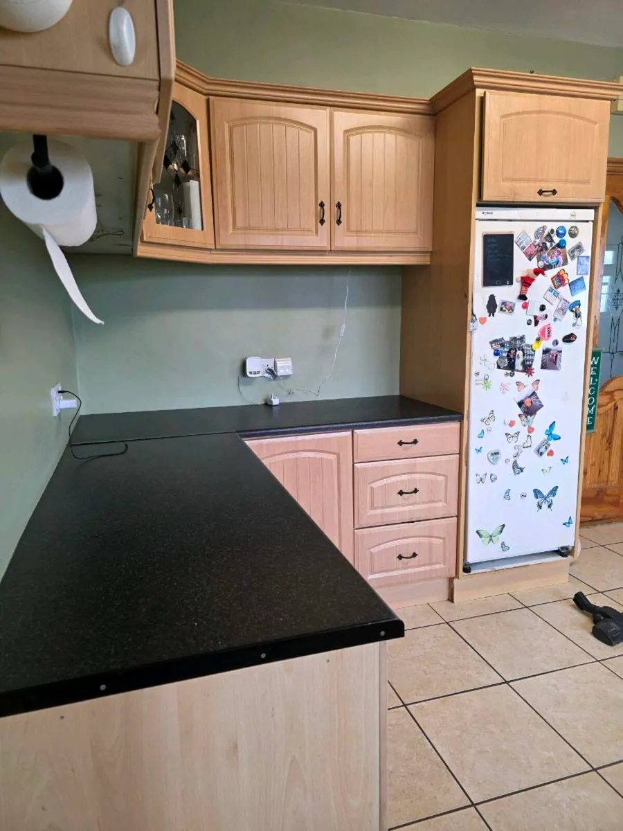 Kitchen (2nd Hand, vinyl wrap) - Image 2