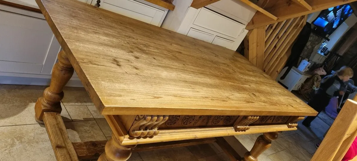 Table & Chairs - Image 1