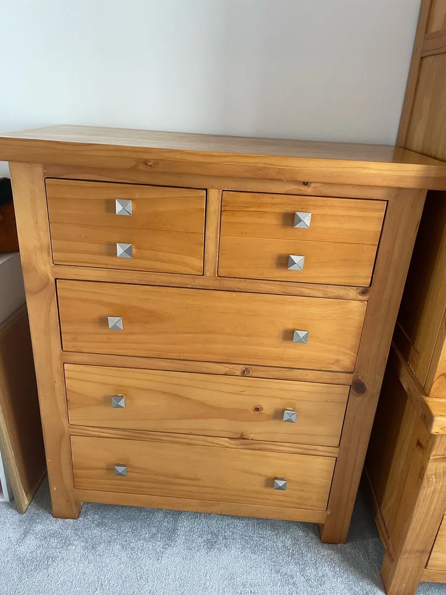 Wardrobe, drawers and locker - Image 2