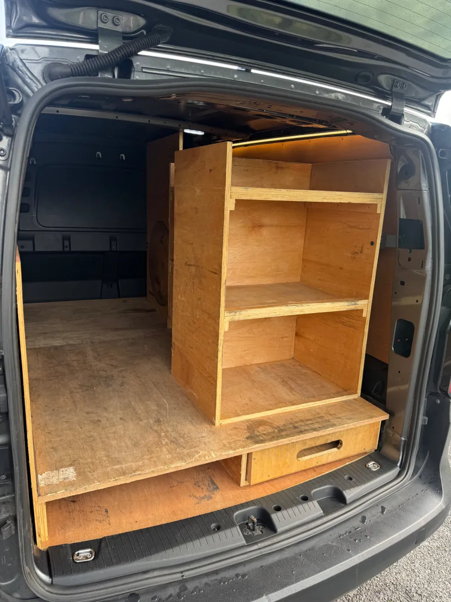 Volkswagen Caddy 2021 maxi up & over door - Image 3
