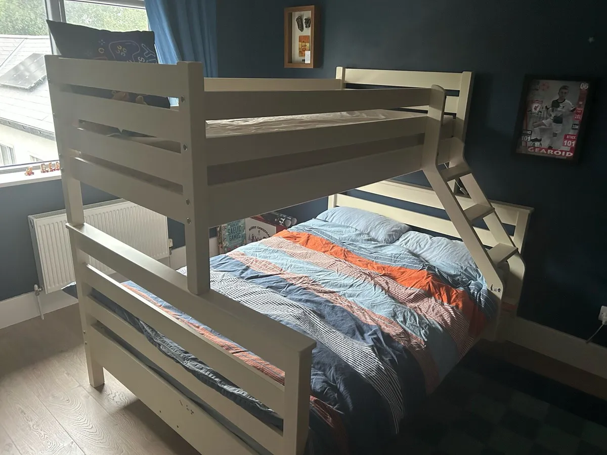 Bunk bed - Image 1
