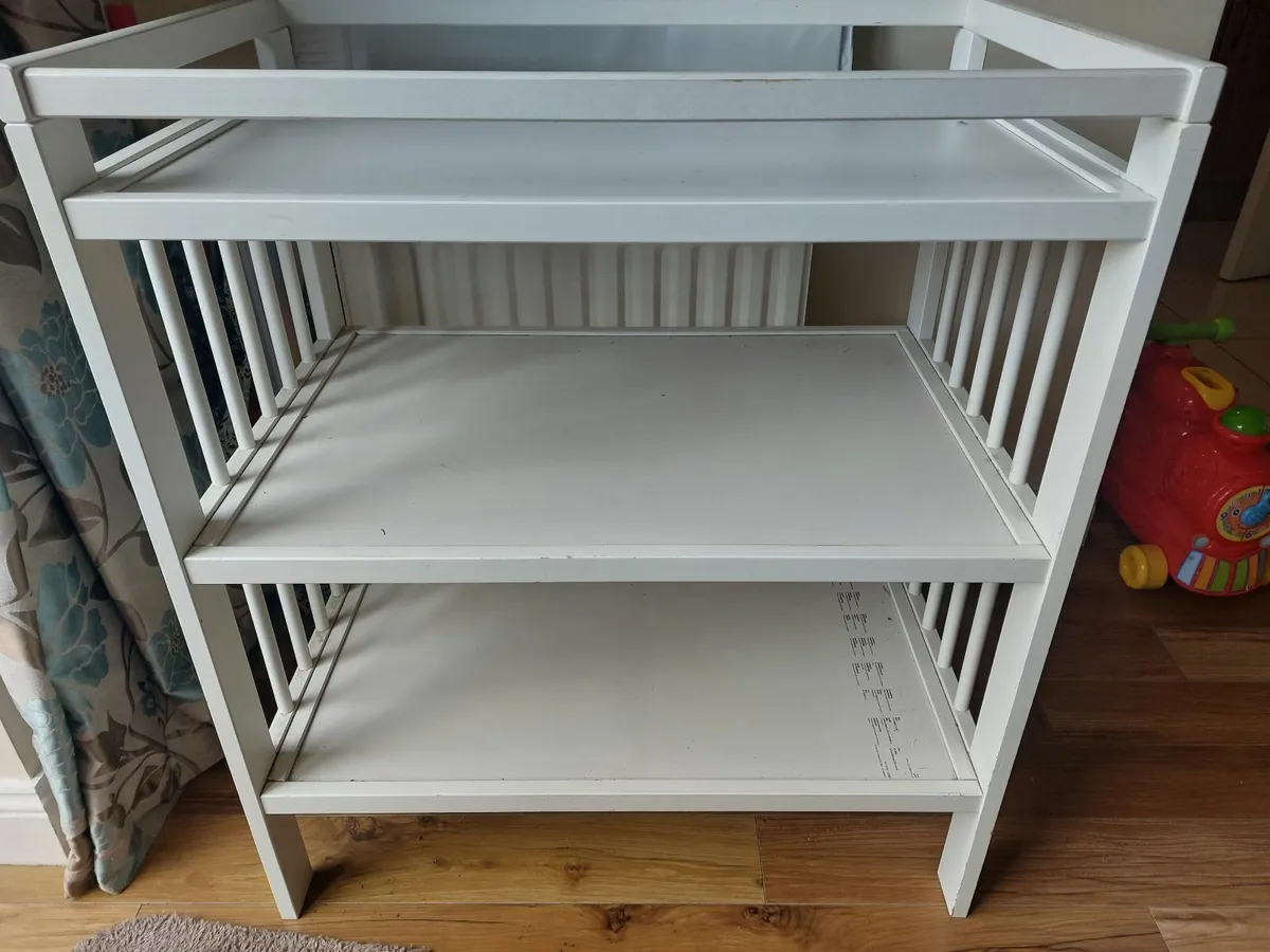 Free baby changing table - Image 2