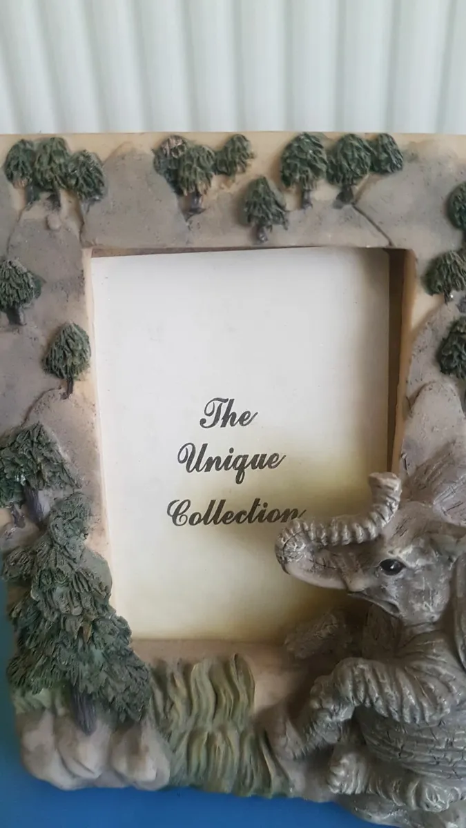 small photo frame with elephant motiff  never used - Image 3