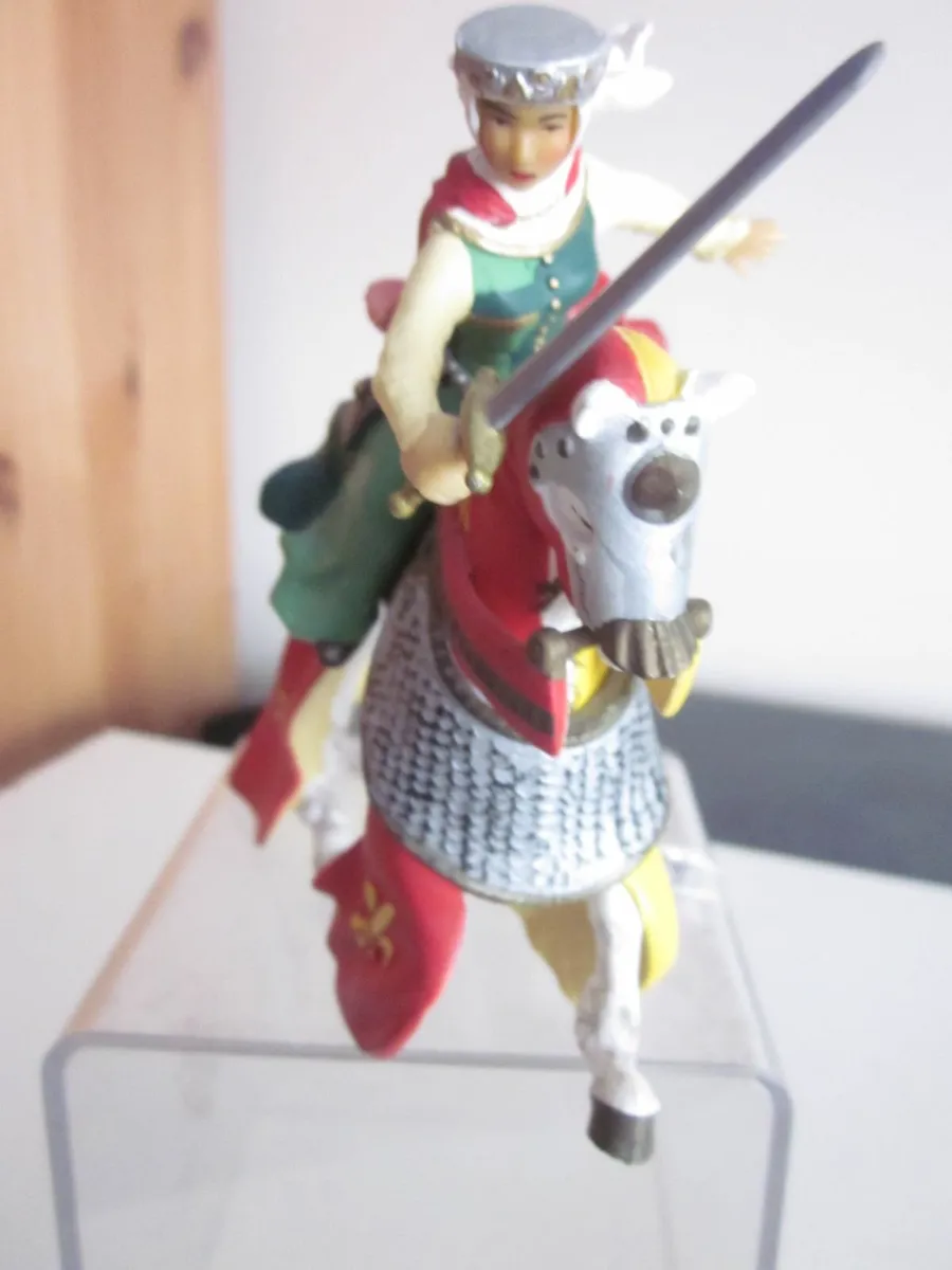 Papo Medieval Queen  Riding Horse Figure 2001 - Image 1