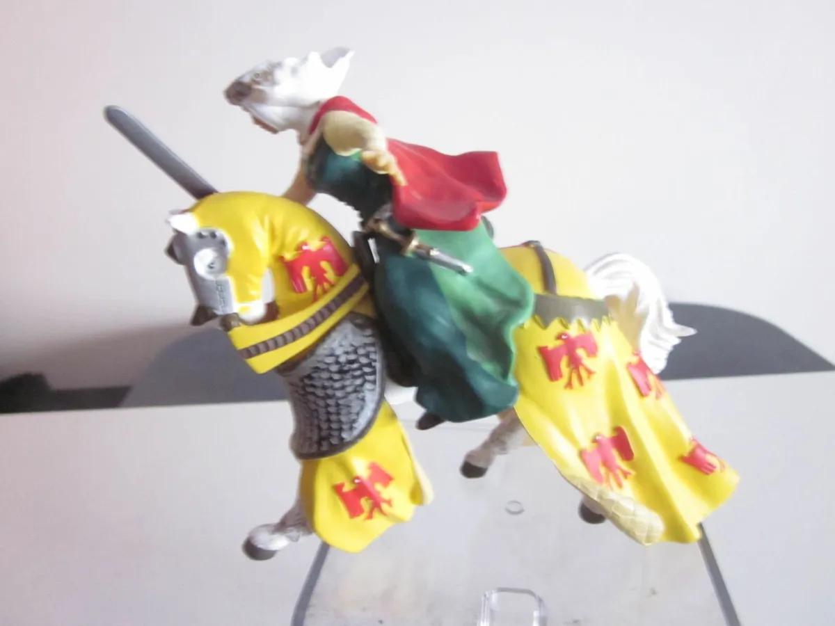 Papo Medieval Queen  Riding Horse Figure 2001 - Image 4