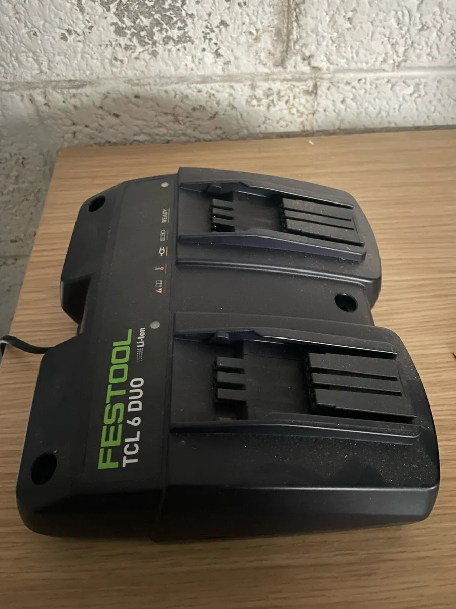 Festool fast charger tcl6 duo used few times 240v