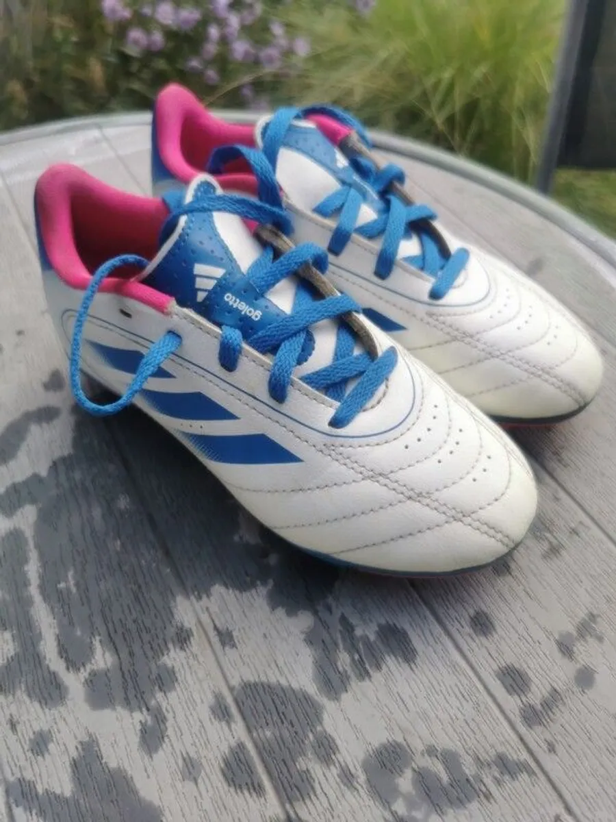 Girls football boots - Image 1