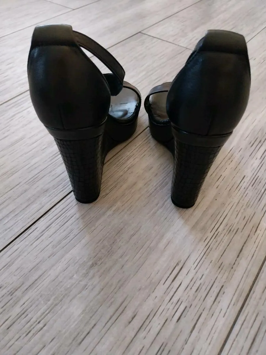 Shoes - Image 4