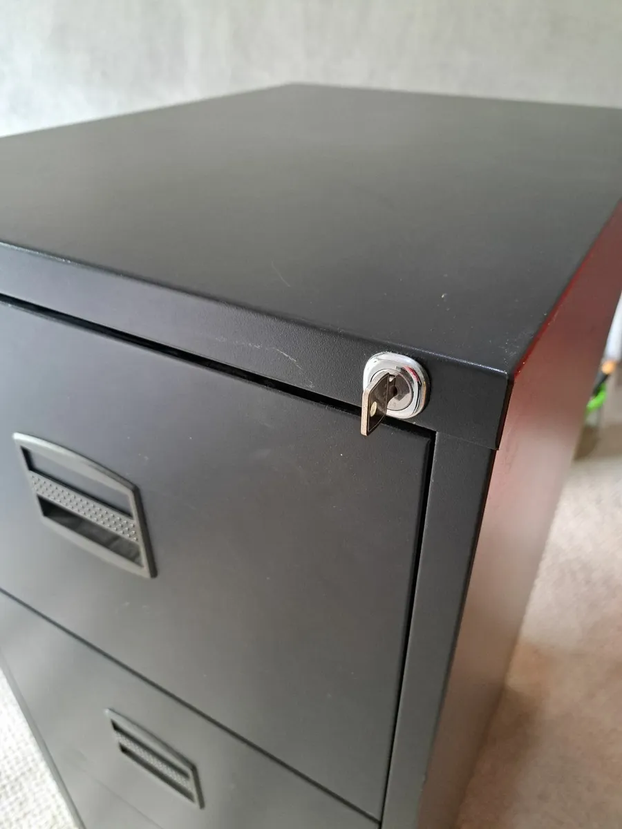 Black Filing Cabinet 3 Drawer with Key - Image 3