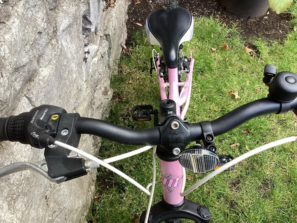 SHOWROOM CONDITION MYSTIC 6 SPEED SHIMANO BIKE - Image 2