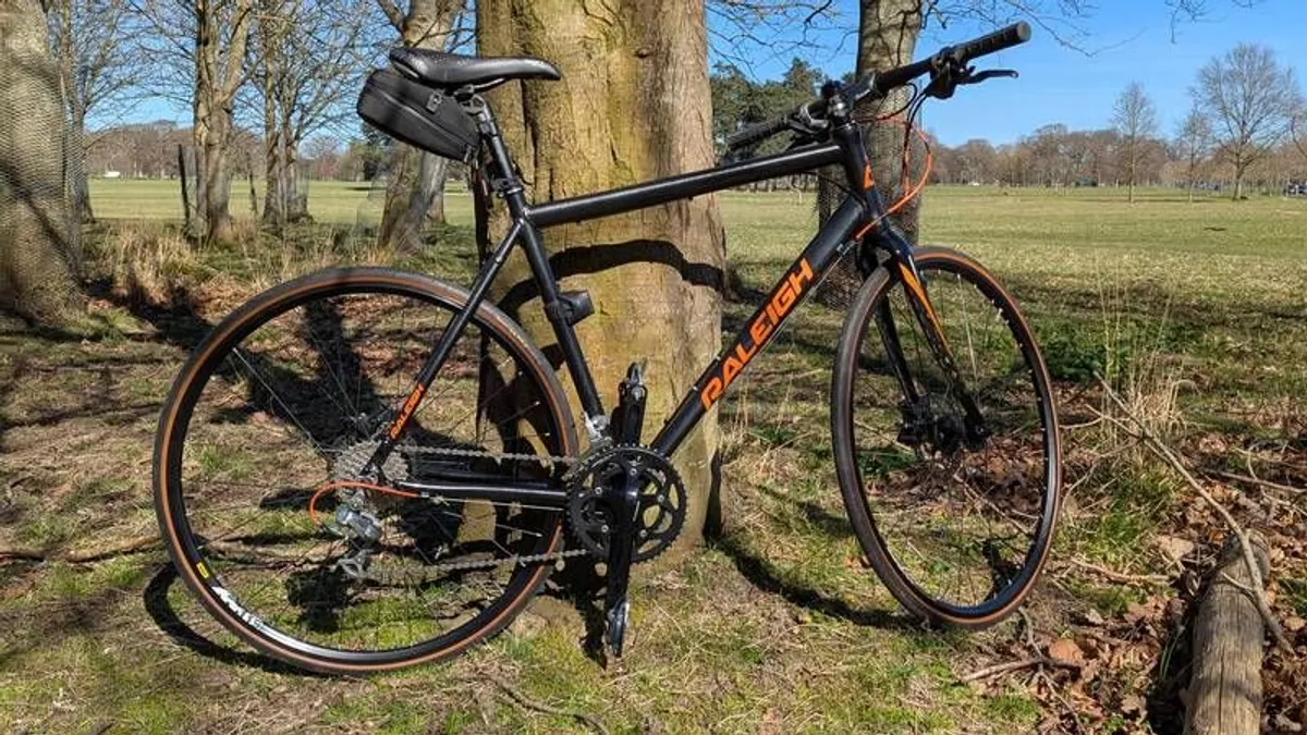 Hybrid bike - Image 1