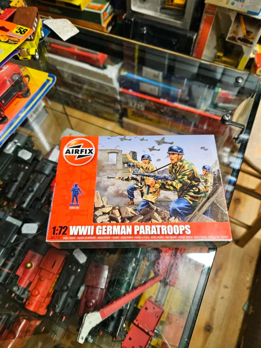 Airfix German WW2 Paratroopers