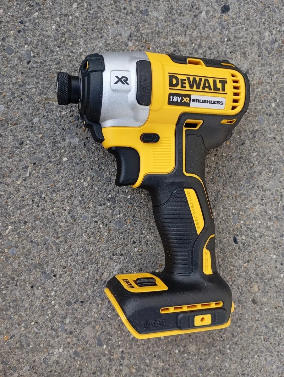DeWalt Impact Driver and Battery - Image 2